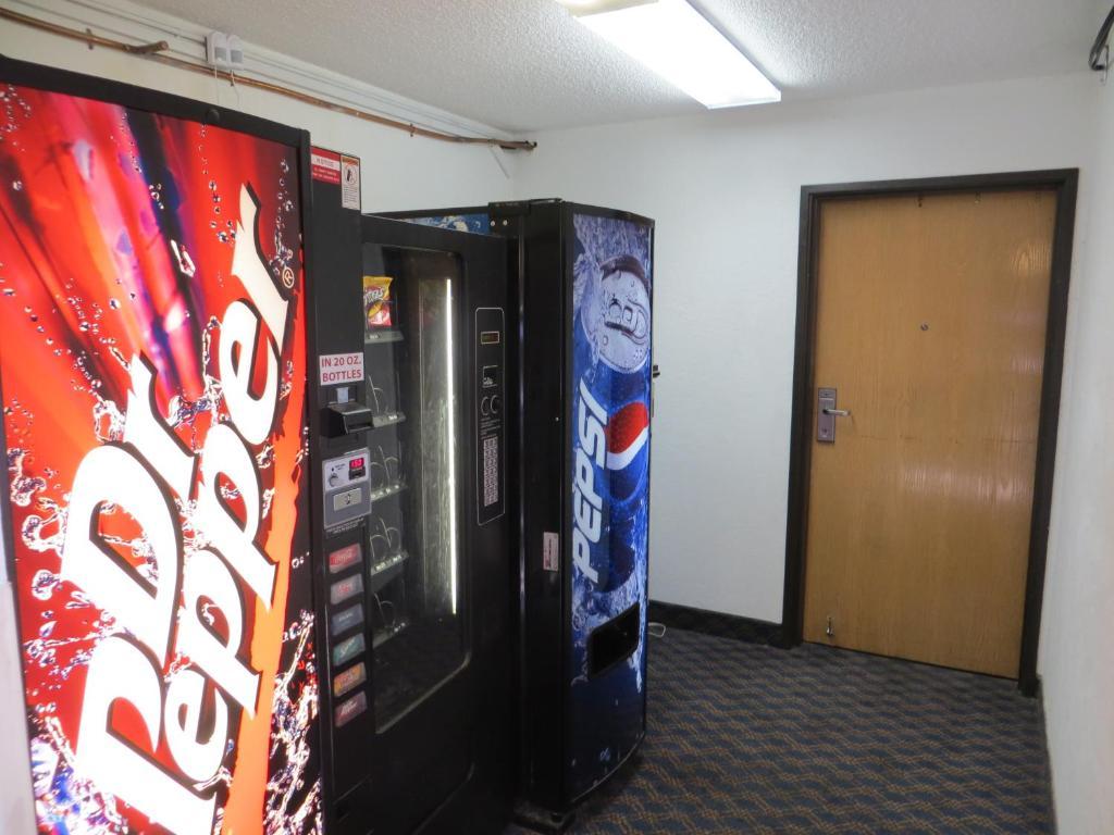 Super 8 By Wyndham Hot Springs Hotel Luaran gambar
